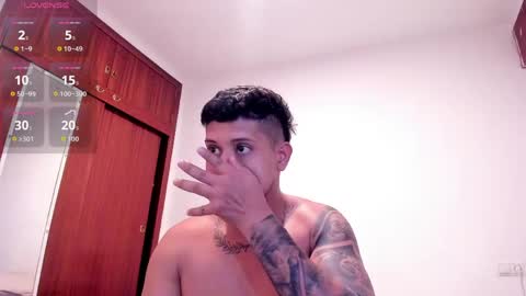 Snapshot of johansmith__ chatting on May 25, 7:31 pm Johan Smith online show from May 25, 7:31 pm