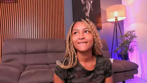 Snapshot of johapython chatting on February 1, 3:10 pm J O H A online show from February 1, 3:10 pm