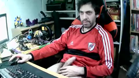 Snapshot of john566112 chatting on April 6, 6:14 am john online show from April 6, 6:14 am