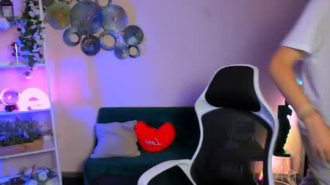 John online show from May 25, 12:22 pm