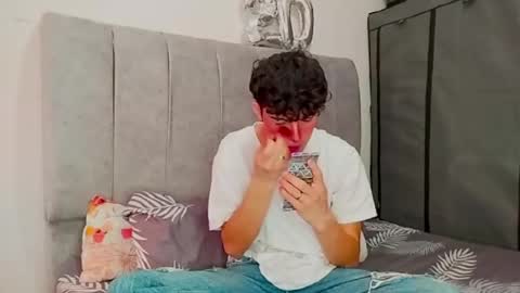 John Vichenso online show from December 5, 2:44 pm