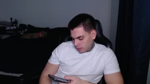 Snapshot of johnafterdark chatting on January 6, 4:00 pm JAXX online show from January 6, 4:00 pm