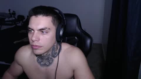 Snapshot of johnafterdark chatting on January 7, 4:04 am JAXX online show from January 7, 4:04 am