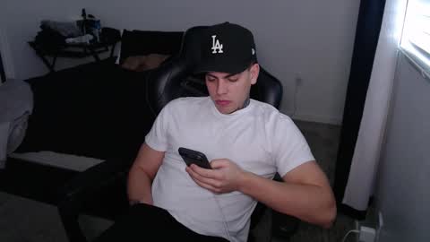 Snapshot of johnafterdark chatting on January 8, 5:04 pm JAXX online show from January 8, 5:04 pm