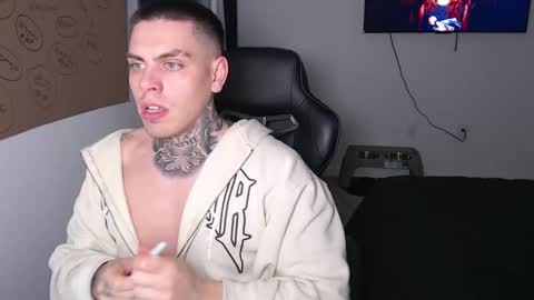 Snapshot of johnafterdark chatting on February 20, 1:57 am JAXX online show from February 20, 1:57 am