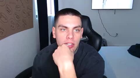 Snapshot of johnafterdark chatting on February 22, 11:58 pm JAXX online show from February 22, 11:58 pm