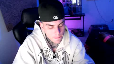 Snapshot of johnafterdark chatting on March 9, 8:29 am JAXX online show from March 9, 8:29 am