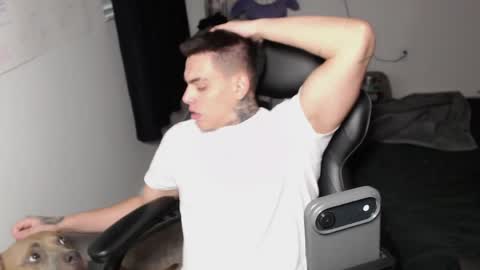 Snapshot of johnafterdark chatting on April 1, 1:50 am JAXX online show from April 1, 1:50 am