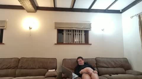 Snapshot of johnathan_stuart33 chatting on May 21, 1:23 am johnathan_stuart33 online show from May 21, 1:23 am