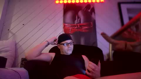 bisexual King  online show from January 13, 6:29 am