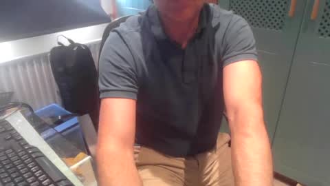 Snapshot of johndrake7 chatting on June 29, 1:44 pm johndrake7 online show from June 29, 1:44 pm
