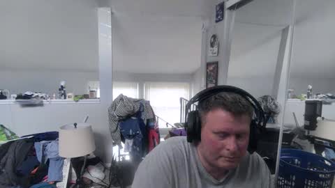 johnfernandez784 online show from June 6, 5:17 pm