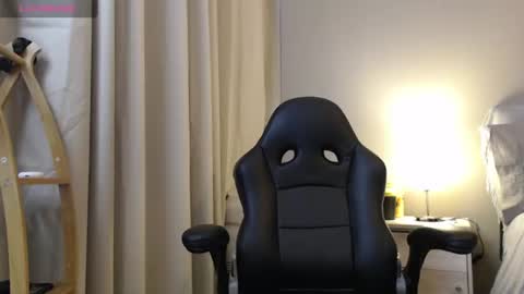 Snapshot of johnklleyn chatting on July 8, 7:51 pm john online show from July 8, 7:51 pm