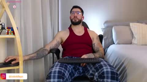 Snapshot of johnklleyn chatting on July 28, 7:39 pm john online show from July 28, 7:39 pm