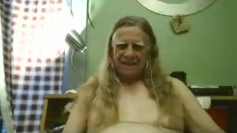 johnnieq1971 online show from July 14, 12:46 am