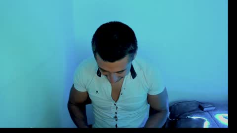 Snapshot of johnny_seens1 chatting on December 9, 12:45 am Johnny online show from December 9, 12:45 am