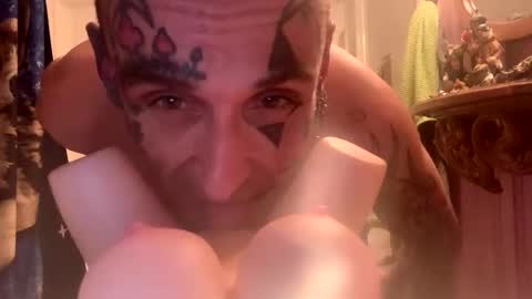 Snapshot of johnnyct36 chatting on March 8, 12:22 am johnnyct36 online show from March 8, 12:22 am