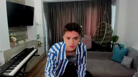 Snapshot of johnnyk8 chatting on June 15, 7:32 am Johnny k. online show from June 15, 7:32 am