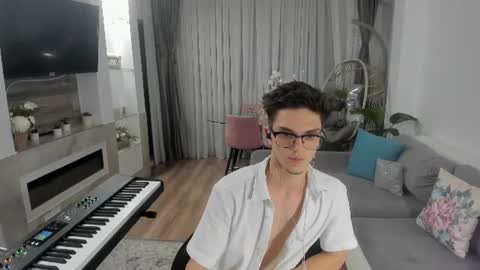 Johnny k. online show from August 4, 6:43 pm