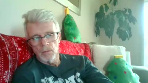 Snapshot of johnnyrocket12345678 chatting on December 28, 6:29 pm johnnyrocket12345678 online show from December 28, 6:29 pm