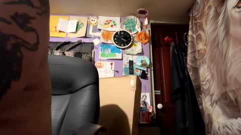 johnnyshung1 online show from April 18, 8:09 pm