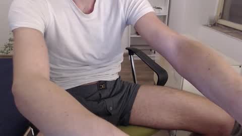 Snapshot of johnx_73 chatting on November 6, 4:41 pm John online show from November 6, 4:41 pm