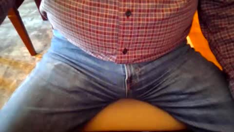 Snapshot of johnxxx549 chatting on April 23, 12:04 pm johnxxx549 online show from April 23, 12:04 pm