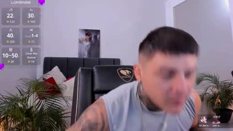 Snapshot of johny_multicum chatting on October 29, 6:31 pm Johny online show from October 29, 6:31 pm