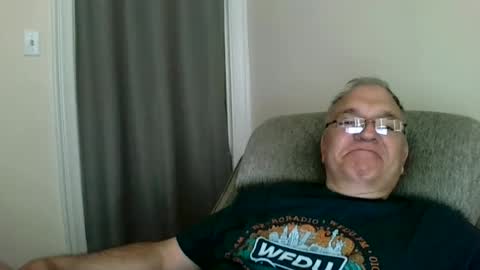Snapshot of joker5339 chatting on June 19, 1:37 pm joker5339 online show from June 19, 1:37 pm
