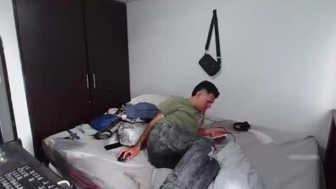 Snapshot of jokerbrad_1 chatting on October 19, 6:52 pm jokerbrad_1 online show from October 19, 6:52 pm