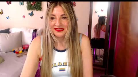 Snapshot of jolie_mature_ chatting on June 19, 8:34 pm Jolie Mature online show from June 19, 8:34 pm