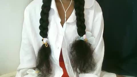 joliekah27 online show from February 1, 8:13 am