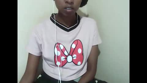 joliekah27 online show from March 17, 7:33 am