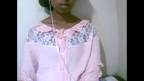 joliekah27 online show from April 16, 9:39 pm