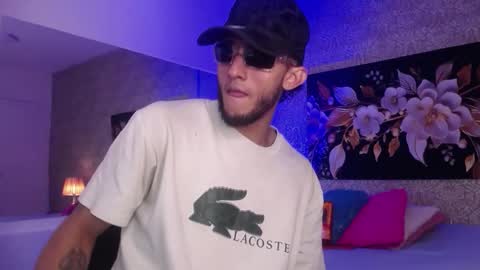 Jonas  online show from December 16, 7:19 pm