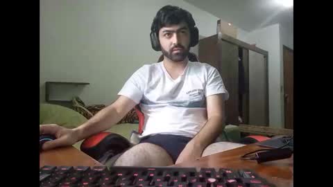 Snapshot of jonasf2525 chatting on November 26, 4:19 pm jonasf2525 online show from November 26, 4:19 pm