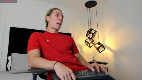 Snapshot of jonathan_daniels1 chatting on January 20, 11:45 am Jonathan Danielss online show from January 20, 11:45 am