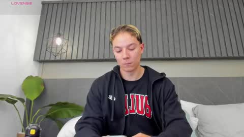 Snapshot of jonathan_daniels1 chatting on February 26, 12:47 pm Jonathan Danielss online show from February 26, 12:47 pm