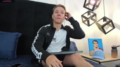 Snapshot of jonathan_daniels1 chatting on March 5, 12:11 pm Jonathan Danielss online show from March 5, 12:11 pm