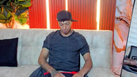 jonathan_guzman_ online show from March 10, 3:33 am