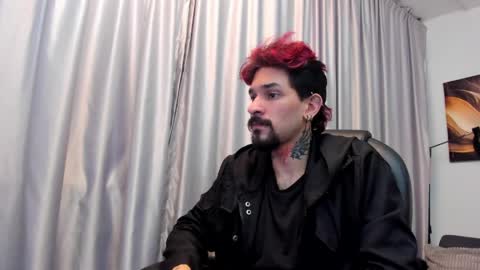 Snapshot of jonathan_sinn chatting on May 28, 3:26 am jonathan_sinn online show from May 28, 3:26 am