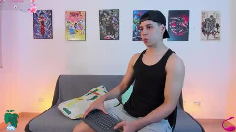 Instagram jonathanfit14 online show from November 22, 9:36 pm