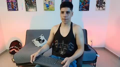 Instagram jonathanfit14 online show from April 13, 11:43 pm