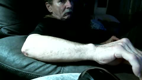 Jonelvis123456 online show from April 18, 8:29 am