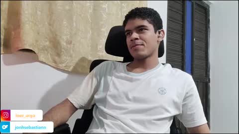 Snapshot of jonhsebastiann chatting on September 30, 6:29 am John online show from September 30, 6:29 am