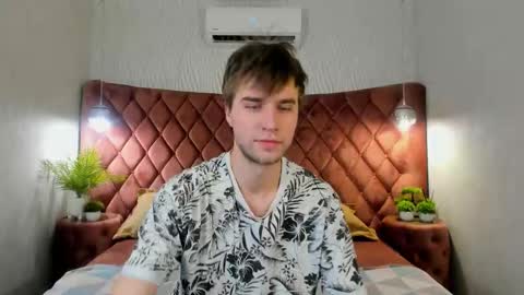 Snapshot of jonnahhell chatting on November 7, 11:10 am Jonah online show from November 7, 11:10 am