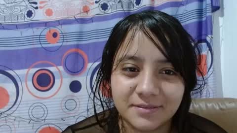 Snapshot of jonnes_julita_ chatting on November 18, 5:45 am Julita online show from November 18, 5:45 am