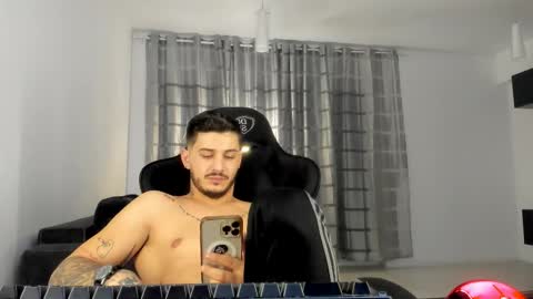 jonnyporn1 online show from January 31, 7:11 pm