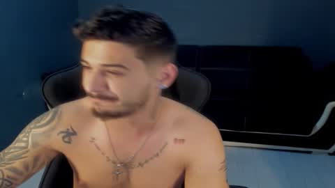 Snapshot of jonnyporn1 chatting on March 16, 2:50 am jonnyporn1 online show from March 16, 2:50 am