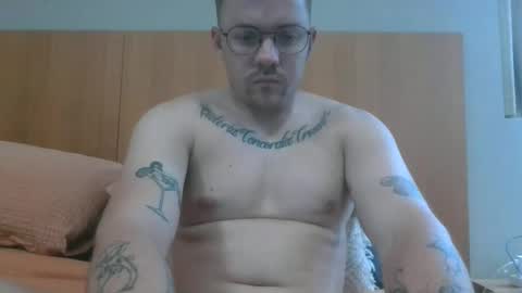 Snapshot of jonoy1995 chatting on January 2, 7:44 am jonoy1995 online show from January 2, 7:44 am